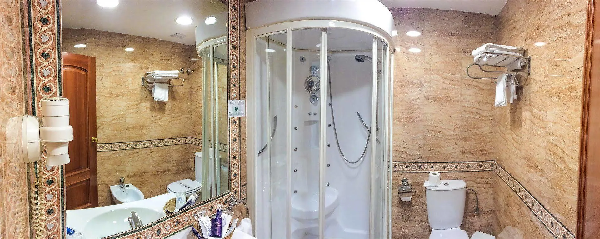 Reino De Granada Hotel